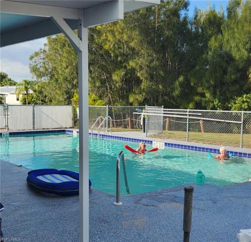 The only way to beat the Florida heat!