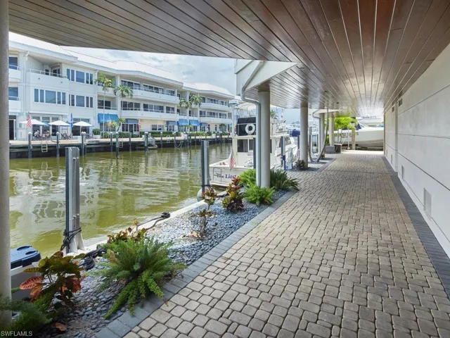 1001 10th Ave S D2, Naples, Florida 34102