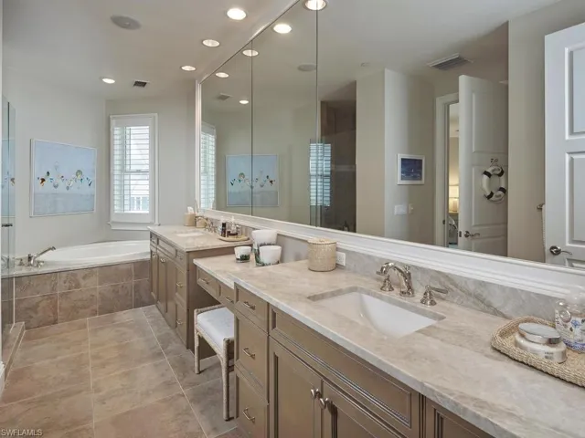 1001 10th Ave S D2, Naples, Florida 34102