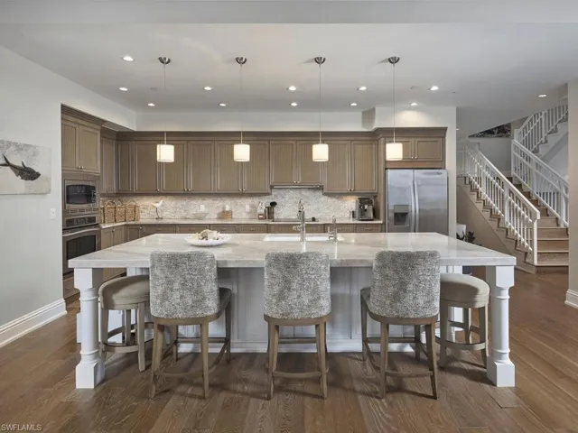 1001 10th Ave S D2, Naples, Florida 34102