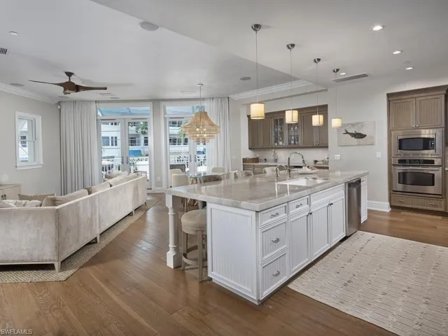 1001 10th Ave S D2, Naples, Florida 34102
