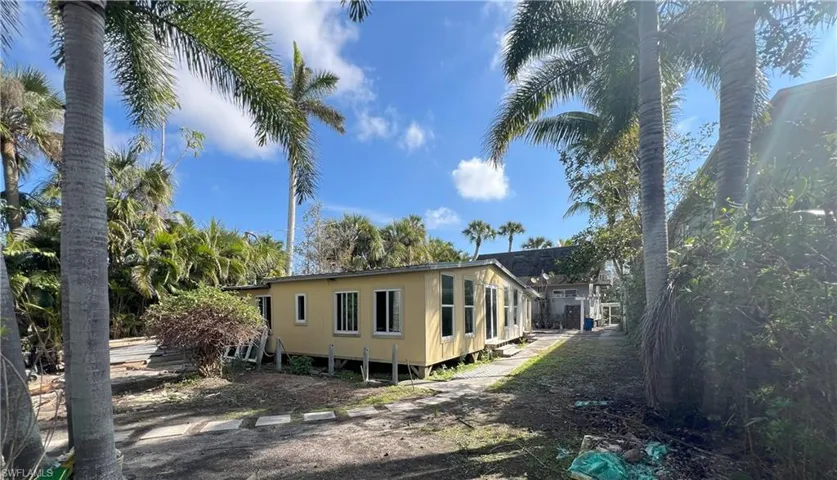 27540-27544 Big Bend Rd, Bonita Springs, Florida 34134