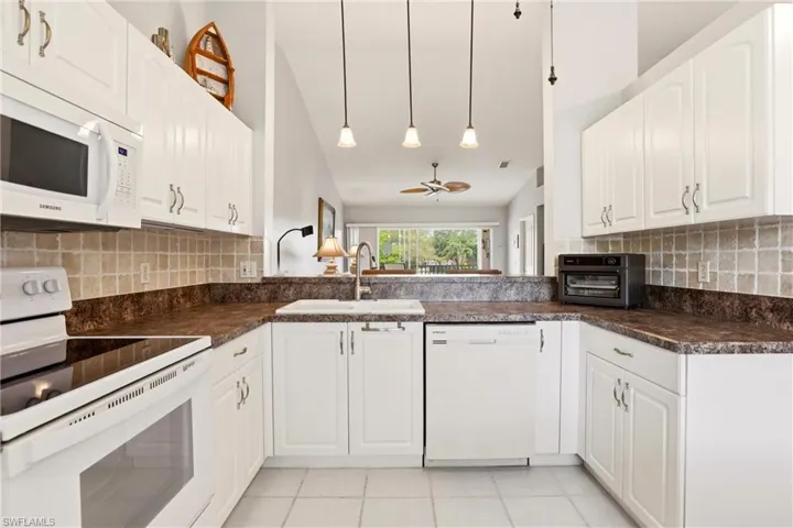 1723 Reuven Cir 2004, Naples, Florida 34112