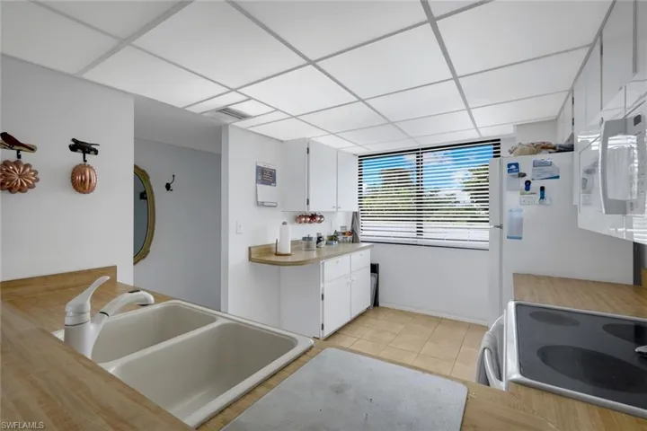 4253 Bay Beach Ln F1, Fort Myers Beach, Florida 33931