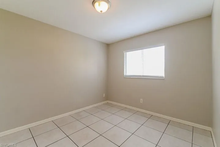 923 Se 34th Ter, Cape Coral, Florida 33904