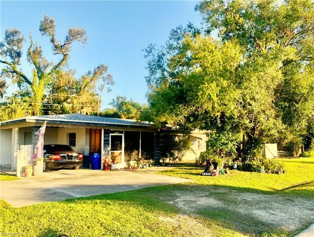 2154 E Gardenia  CIR, North Fort Myers, FL 33917