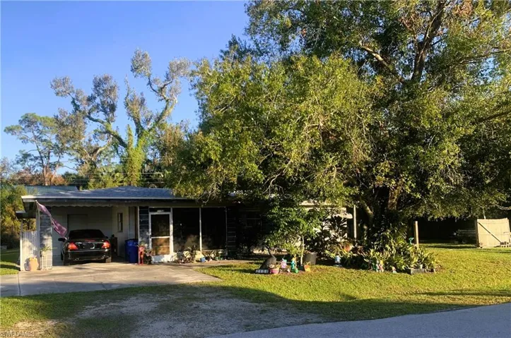 2154 E Gardenia  CIR, North Fort Myers, FL 33917
