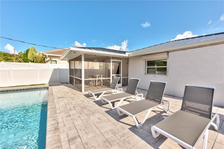 586 98th AVE N, NAPLES FL 34108