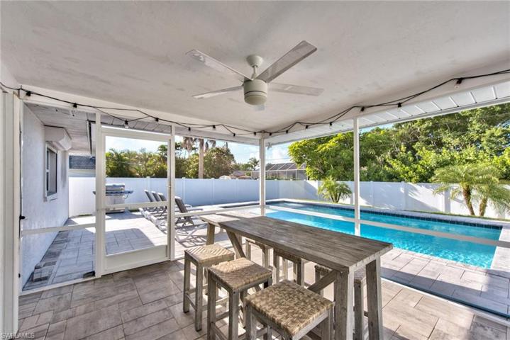 586 98th AVE N, NAPLES FL 34108