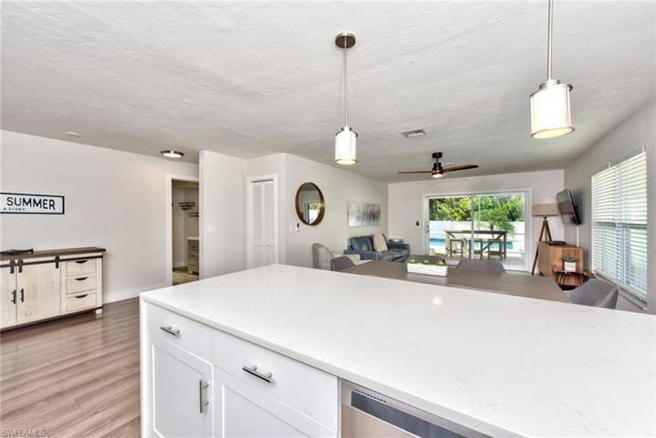 586 98th AVE N, NAPLES FL 34108