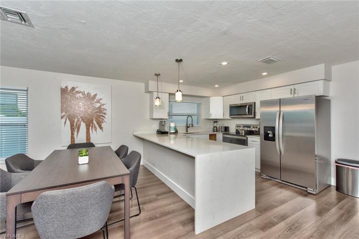 586 98th AVE N, NAPLES FL 34108