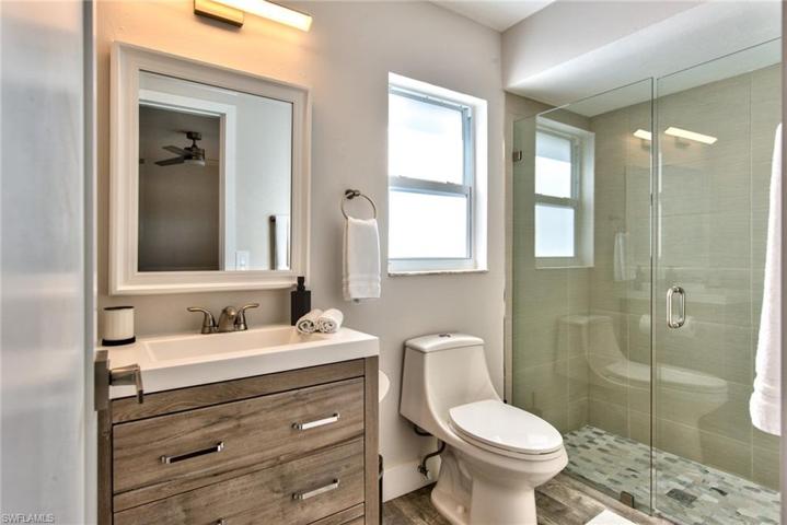 586 98th AVE N, NAPLES FL 34108