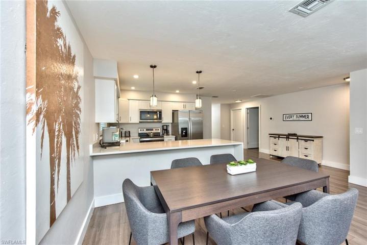 586 98th AVE N, NAPLES FL 34108