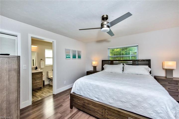 586 98th AVE N, NAPLES FL 34108