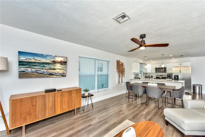 586 98th AVE N, NAPLES FL 34108