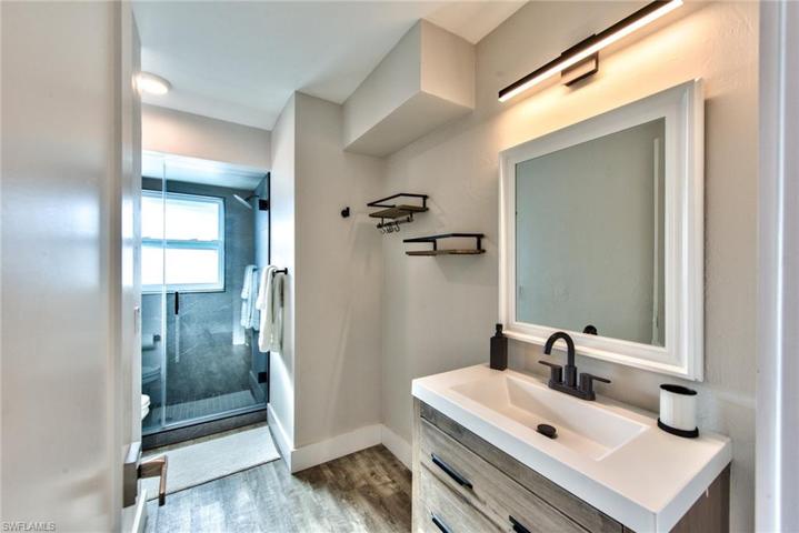 586 98th AVE N, NAPLES FL 34108