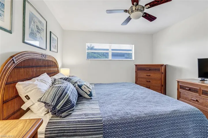 Bedroom with ceiling fan