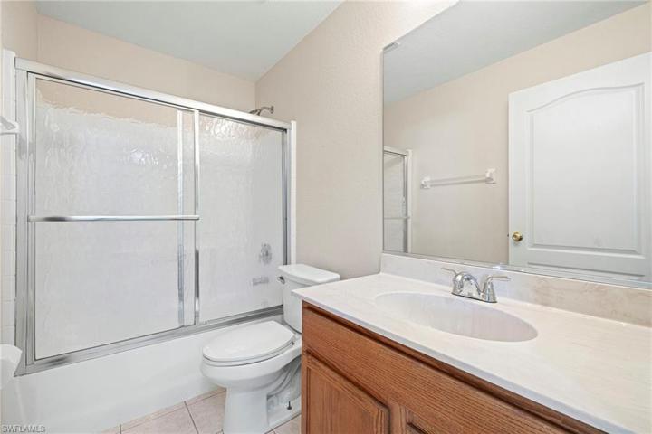 Guest bath.