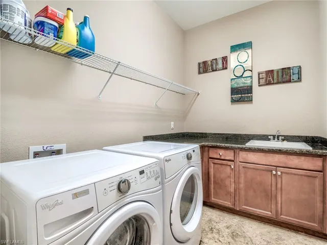 9290  Shadow Oak  LN, Naples, FL 34120