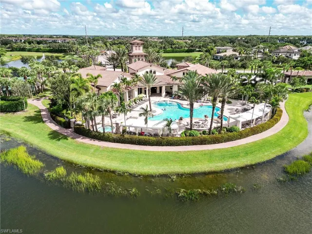 9290  Shadow Oak  LN, Naples, FL 34120