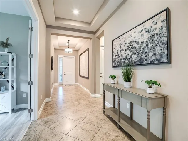 9290  Shadow Oak  LN, Naples, FL 34120