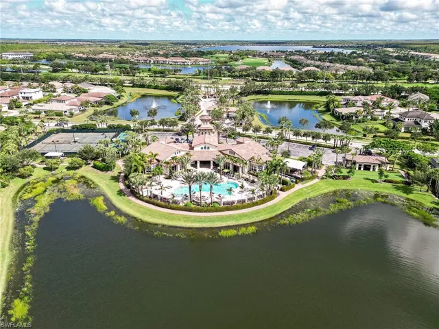 9290  Shadow Oak  LN, Naples, FL 34120