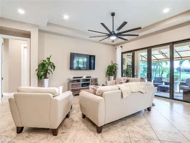 9290  Shadow Oak  LN, Naples, FL 34120