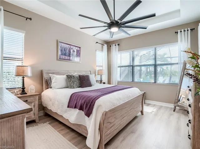 9290  Shadow Oak  LN, Naples, FL 34120