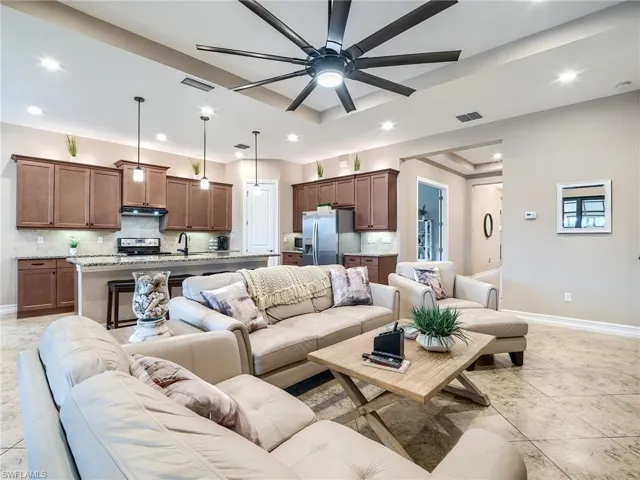 9290  Shadow Oak  LN, Naples, FL 34120