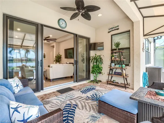 9290  Shadow Oak  LN, Naples, FL 34120