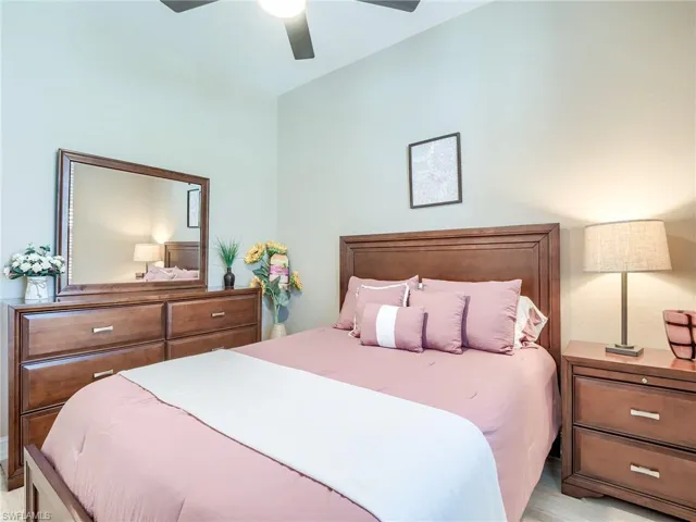 9290  Shadow Oak  LN, Naples, FL 34120