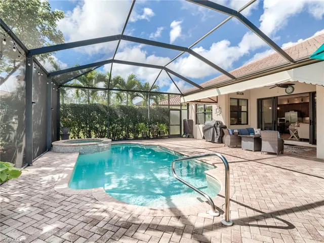 9290  Shadow Oak  LN, Naples, FL 34120