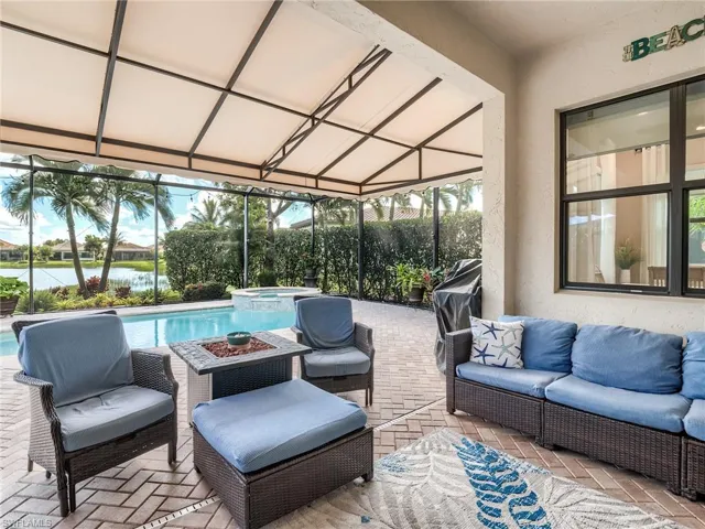 9290  Shadow Oak  LN, Naples, FL 34120