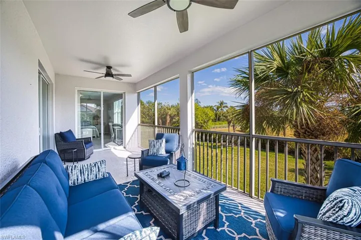 Sunroom with ceiling fan