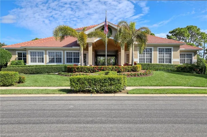 View of front of house with a front yard