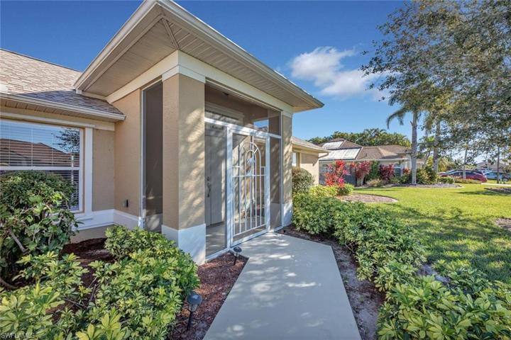 427 SE 23rd TER, CAPE CORAL FL 33990