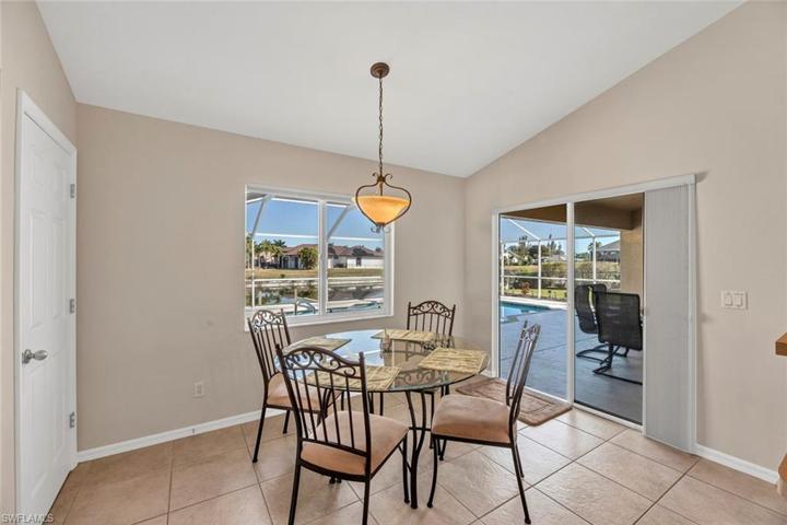 427 SE 23rd TER, CAPE CORAL FL 33990