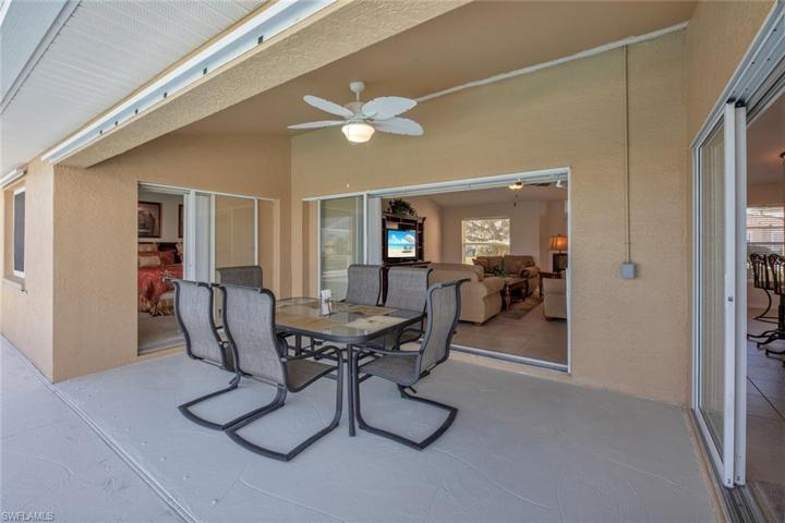 427 SE 23rd TER, CAPE CORAL FL 33990