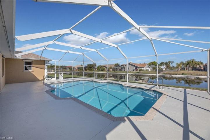 427 SE 23rd TER, CAPE CORAL FL 33990