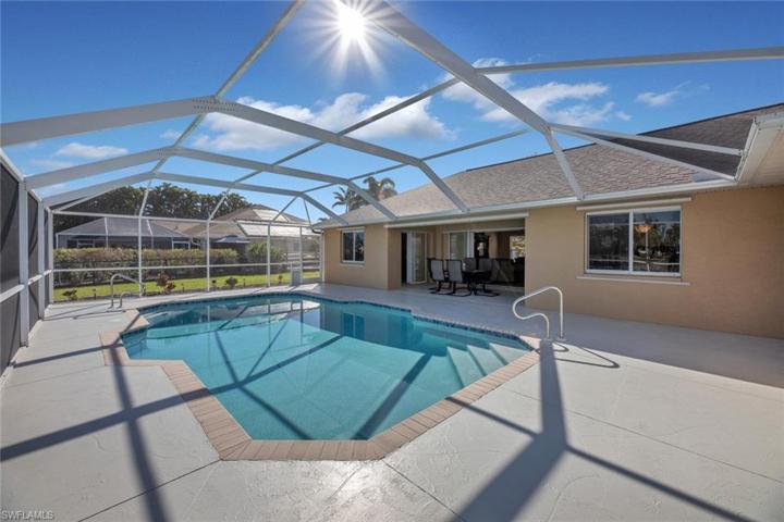 427 SE 23rd TER, CAPE CORAL FL 33990