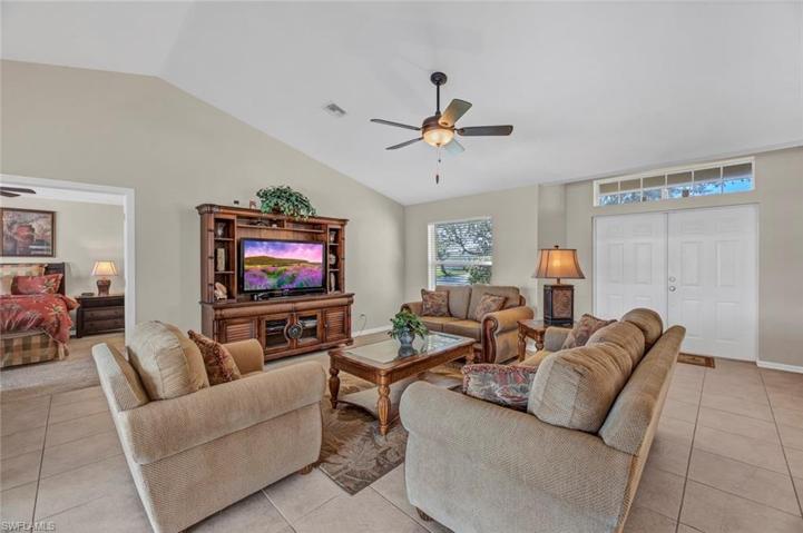 427 SE 23rd TER, CAPE CORAL FL 33990
