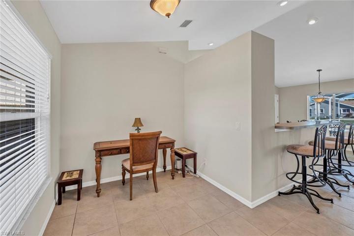 427 SE 23rd TER, CAPE CORAL FL 33990