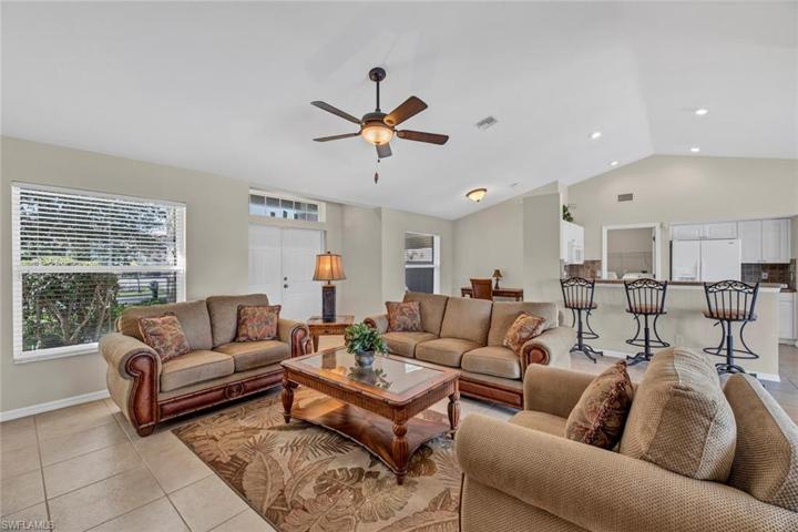 427 SE 23rd TER, CAPE CORAL FL 33990