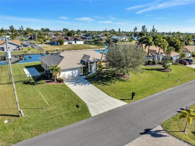 427 SE 23rd TER, CAPE CORAL FL 33990