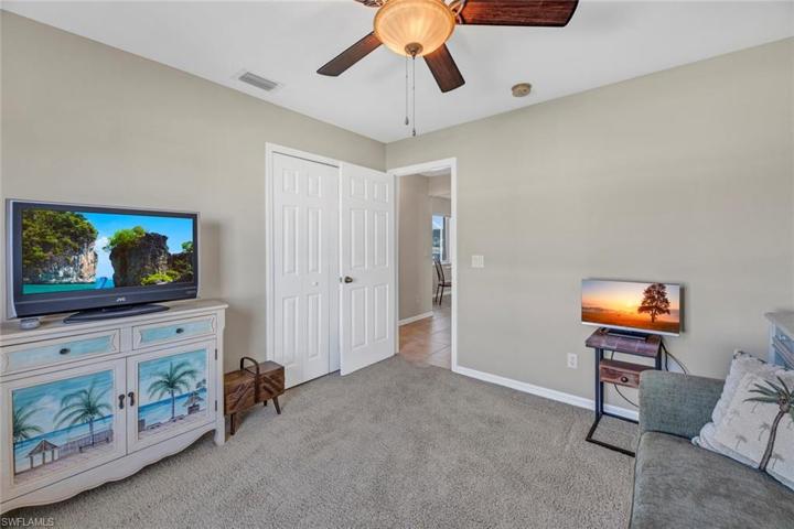 427 SE 23rd TER, CAPE CORAL FL 33990