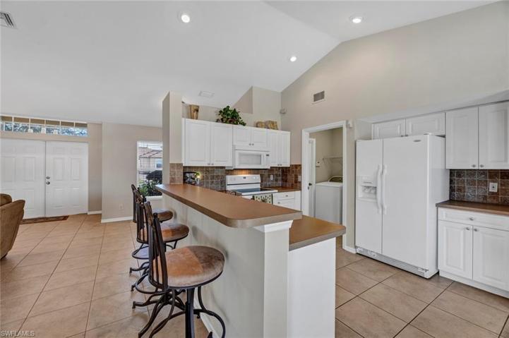 427 SE 23rd TER, CAPE CORAL FL 33990