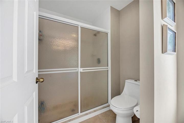 427 SE 23rd TER, CAPE CORAL FL 33990