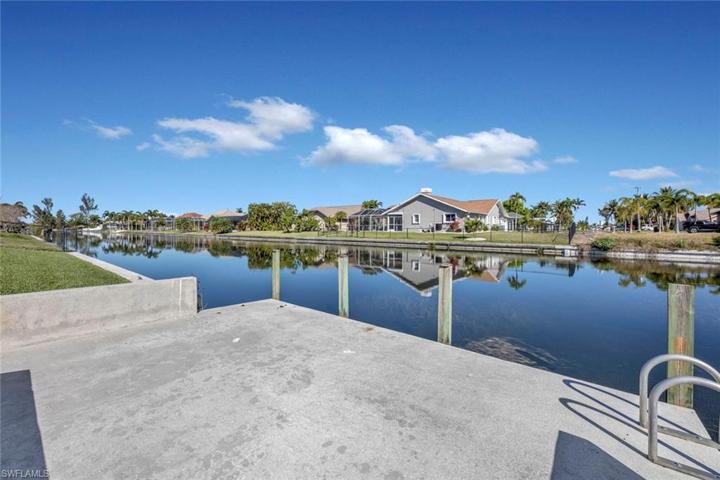 427 SE 23rd TER, CAPE CORAL FL 33990