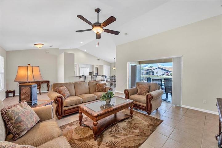 427 SE 23rd TER, CAPE CORAL FL 33990