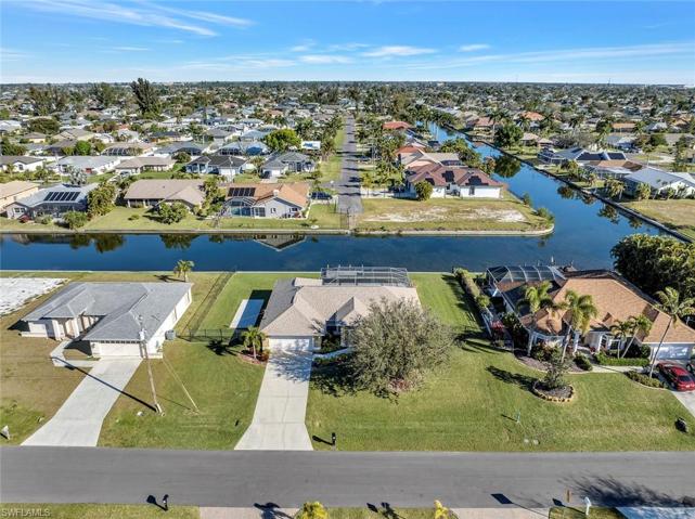 427 SE 23rd TER, CAPE CORAL FL 33990